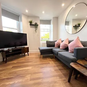 Lovely Apartment, One Minute From And Town. Apartment